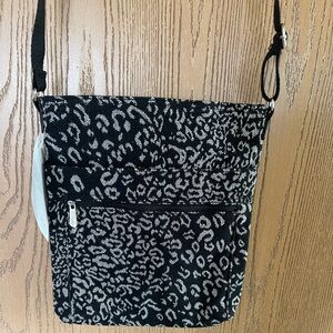 Thirty-one Organizing Crossbody Bag